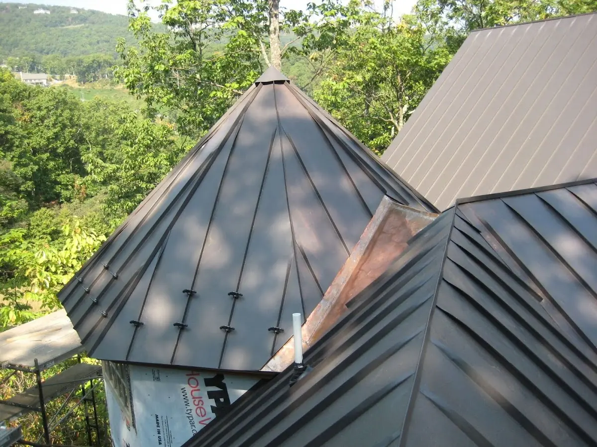 Professional Roof Tarp Installation by Craftsman Roofing in Deep Run